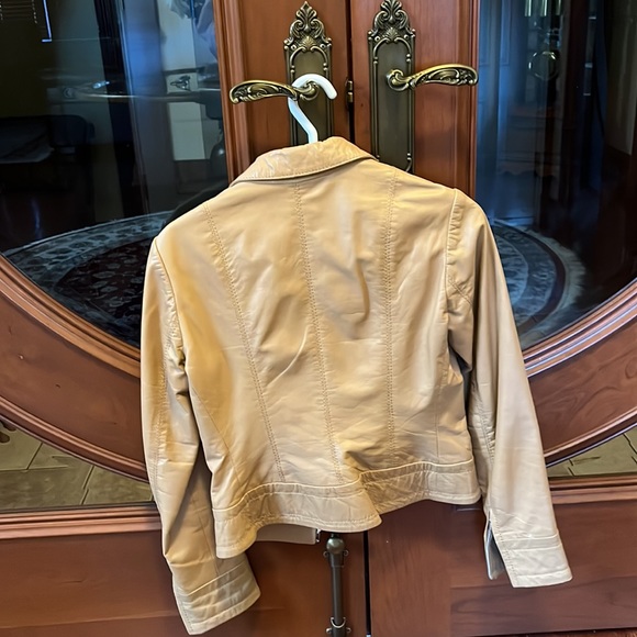 Beige leather jacket - Picture 2 of 2